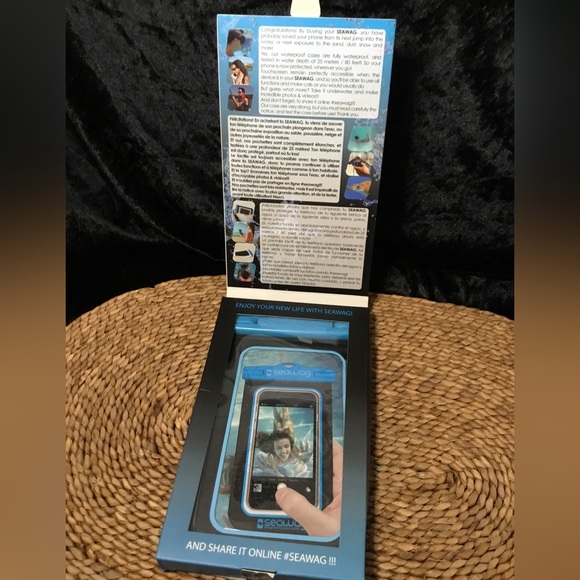 Seawag Waterproof Phone Case New In Box - Picture 2 of 2